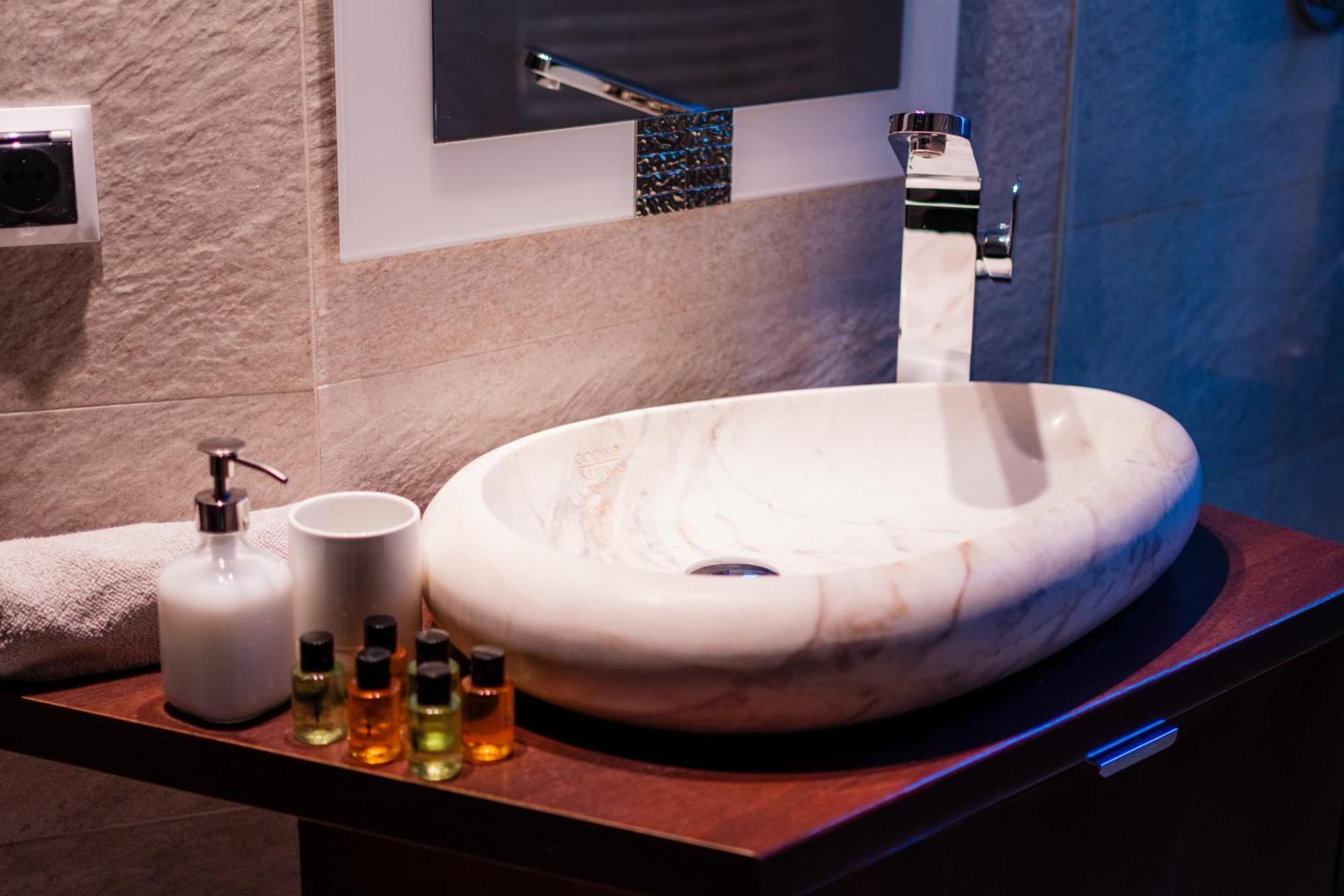 Luna Prestige Suite คราคูฟ ภายนอก รูปภาพ